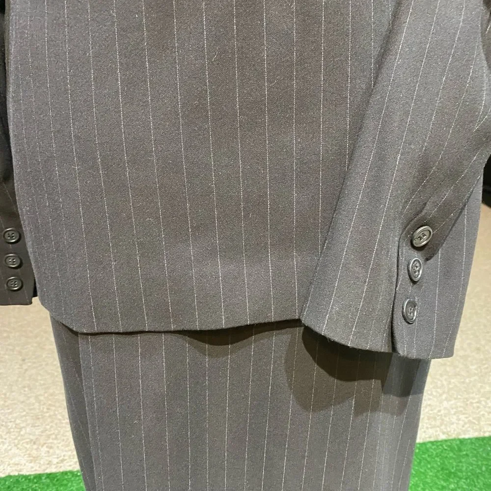 Harris Wallace New York Stripped Suit Skirt Size 4 side zipper in GUC